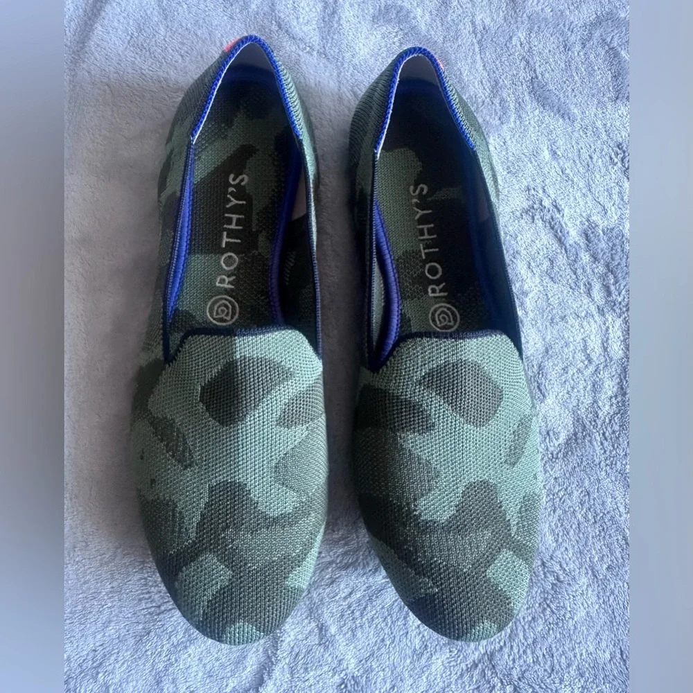 Rothys Camo Loafers Womens 9.5 Green Flats Round Toe Slip On.